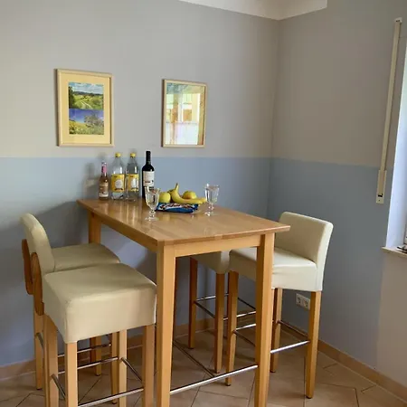 Laura 1 03 In Ost Mit Terrasse